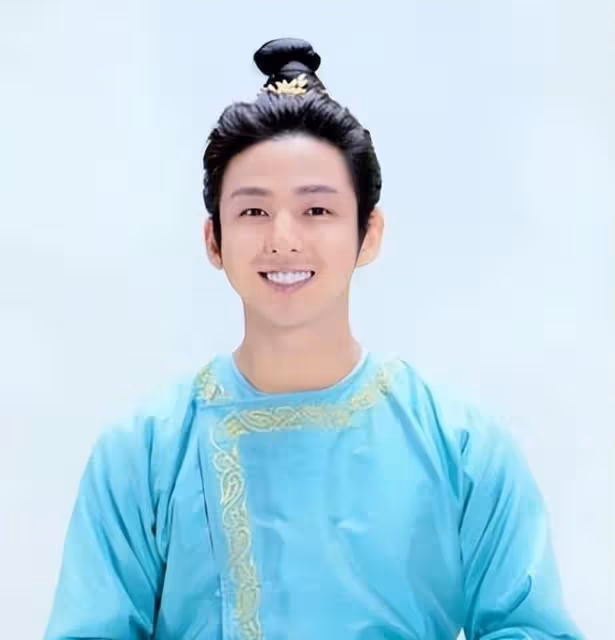 SJ起范俊秀美男臉蛋爆紅,34歲挺過發胖歲月變熟男私下蓄鬍照超帥