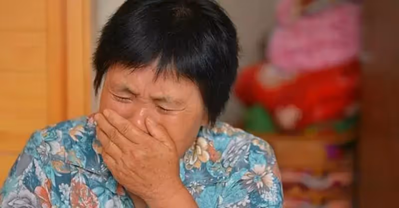 丈母娘在女婿家住了二十天，臨走外孫說：爸爸說你不要臉