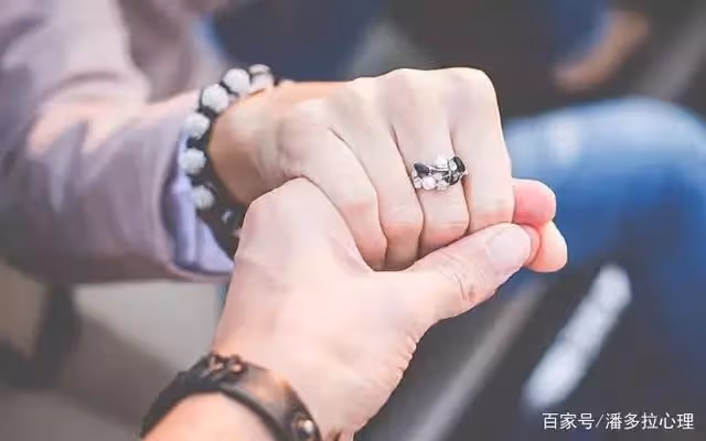 女孩跟男友回家見父母,晚上睡一起!准婆婆:兒子,這人不能娶