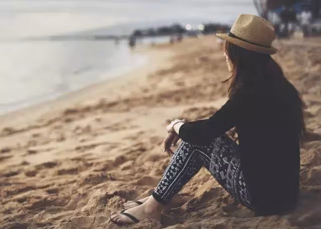 女人「窮不窮」,不用看打扮,看三點就全明白了