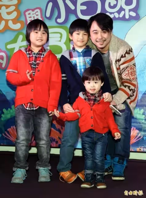 小小彬升高中了,淡出5年不想接戲「只想當個平凡人」,爸曬近照「整個人暴風抽高」:不要埋沒天份