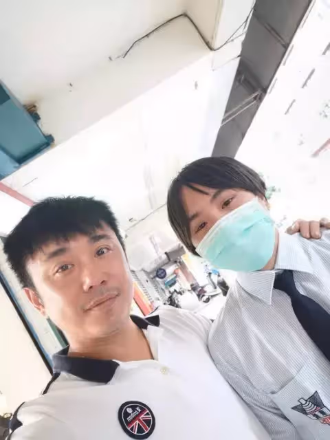 小小彬升高中了，淡出5年不想接戲「只想當個平凡人」，爸曬近照「整個人暴風抽高」：不要埋沒天份
