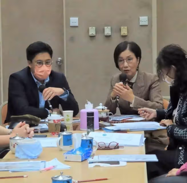 汪明荃74歲了還這麼潮，皺紋明顯發量足，沒整容接受自然衰老：心態最重要