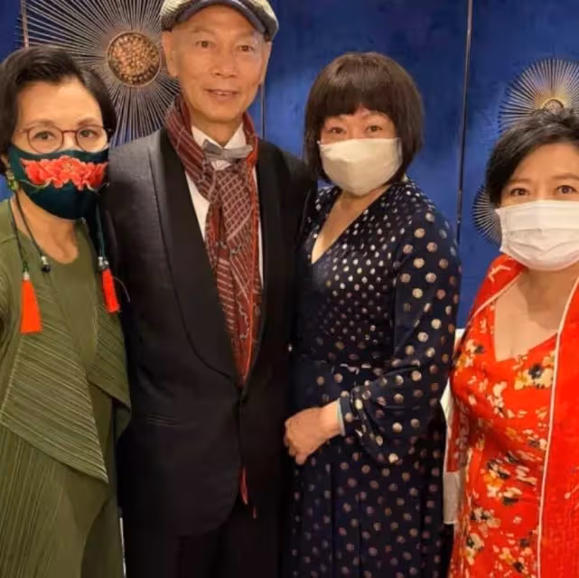 汪明荃74歲了還這麼潮，皺紋明顯發量足，沒整容接受自然衰老：心態最重要