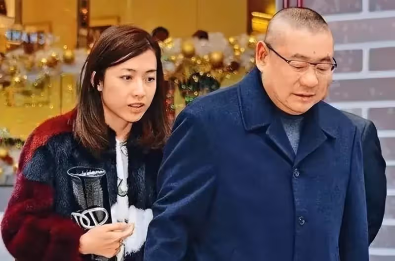 五官土氣，身材肥胖，這5位素人是怎麼打敗女明星成功嫁入豪門的？