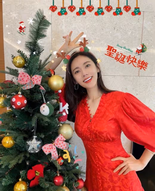 秋瓷炫曬劇組照，一處細節令人心疼，和於曉光始終分隔兩地
