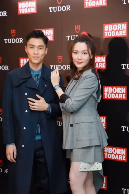 不想公開姓名,TVB上位小生自爆曾與圈中人拍拖,視湯洛雯為女神