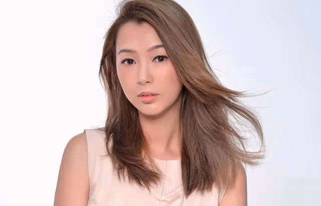 香港知名女星復出拍劇!慘遭前夫家暴,到凍肉公司上班養活倆女兒