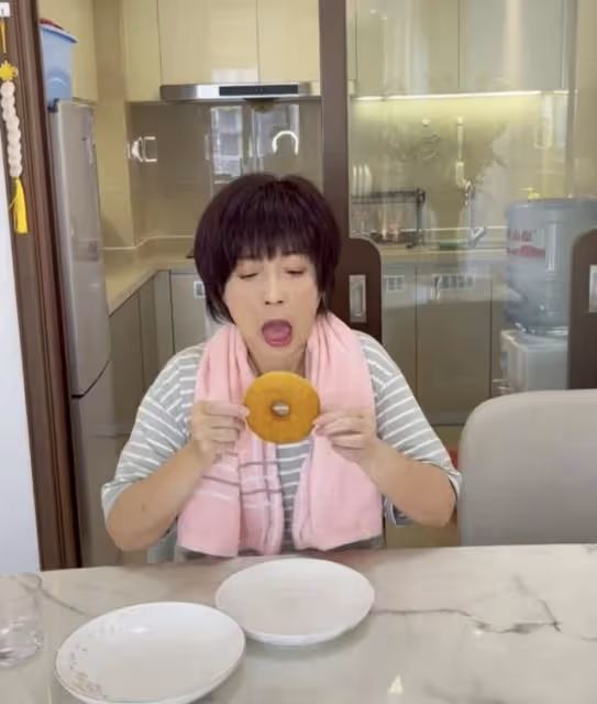 備受爭議!香港知名女星拍片分享上海抗疫,因誇張演繹遭網友責罵