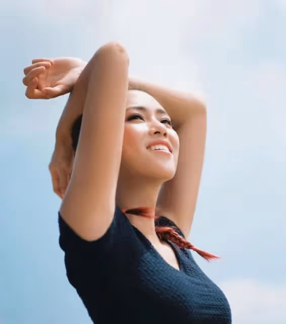 好久不見!TVB上位小花終回港投入工作,早前因疫情滯留美國多月