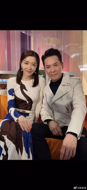 57歲TVB前實力男星曬父女合照，女兒長相甜美，被指撞臉關曉彤