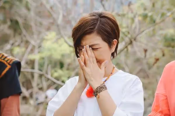 她身懷原住民公主血脈,資深女星揭不敢公開身份真相淚認慚愧,今返鄉尋根牽手老母大合唱,溫馨畫面曝光