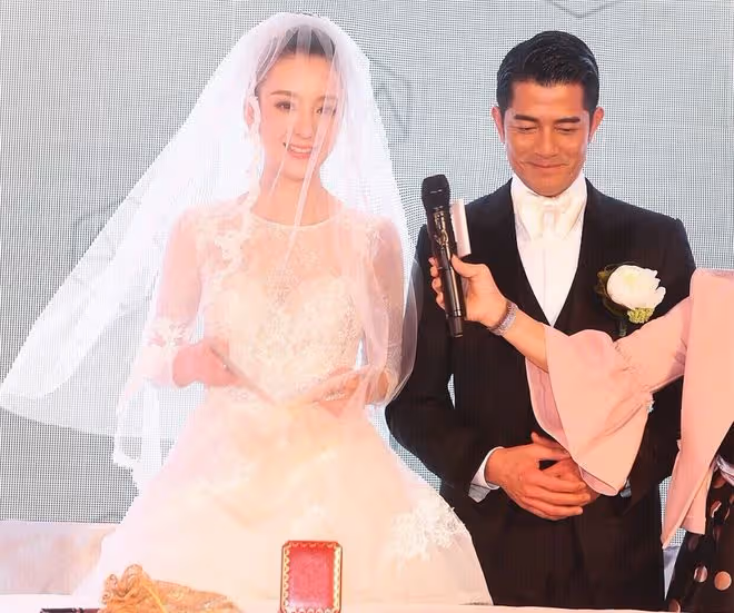 方媛曬婚紗照慶結婚5周年,超大鑽戒太搶鏡,郭富城甜蜜表白妻子