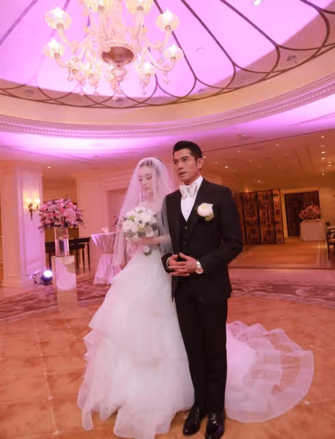 方媛曬婚紗照慶結婚5周年,超大鑽戒太搶鏡,郭富城甜蜜表白妻子