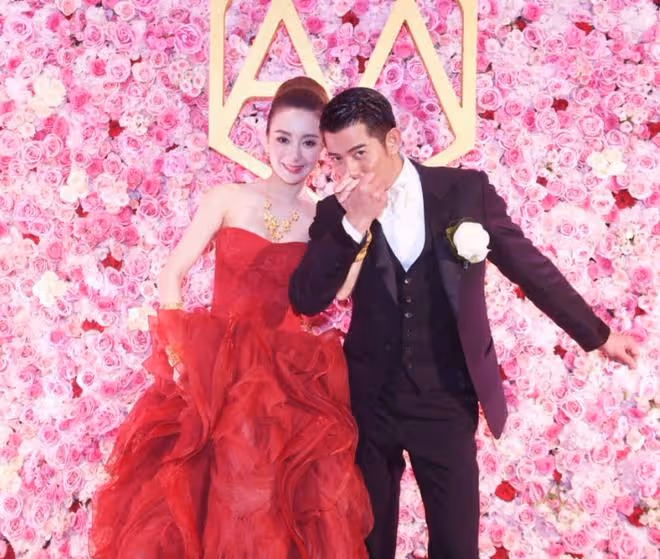 方媛曬婚紗照慶結婚5周年,超大鑽戒太搶鏡,郭富城甜蜜表白妻子