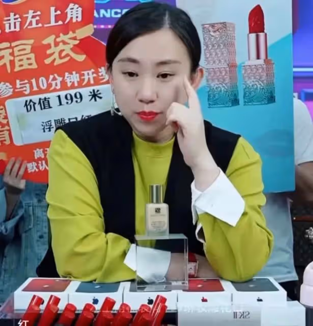 丫蛋直播間套路粉絲,哭訴窮到租不起房,轉手當人傻割粉絲韭菜!