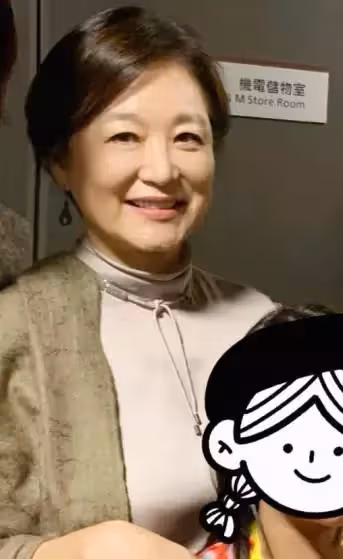 67歲林青霞與74歲汪明荃近照曝光,同框合影好驚豔,差7歲狀態很真實,網友:真正的絕代佳人