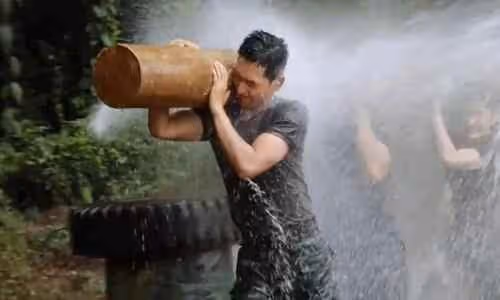 特戰榮耀幕後故事介紹 郭洺宇拍戲被碎石壓身硬漢當過兵嗎