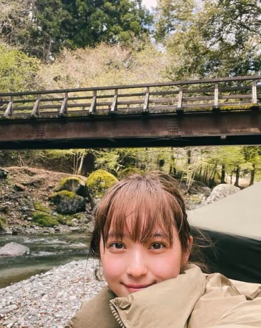 佐佐木希戶外露營不見老公和兒子身影，兩處疑點暴露另有神秘朋友