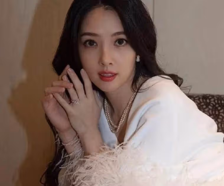 有種「整容」叫郭碧婷生娃，向佐還是向佐，郭碧婷卻徹底變了個人，網友：清純形象已不再
