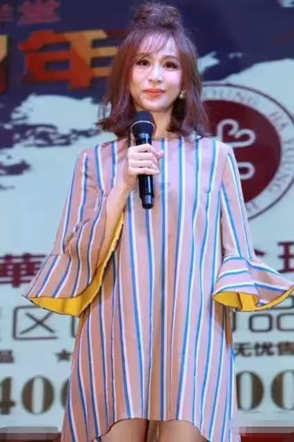王心淩自曝整容成癮,出席活動近照曝光,嚇哭商場小孩