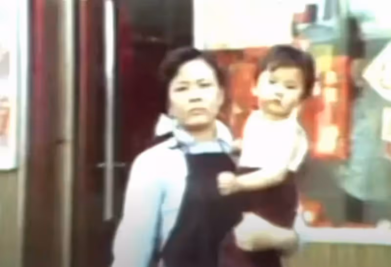 配音王后謝月美設靈,曾與周星馳合作拍戲,王祖藍夫婦送花牌致哀