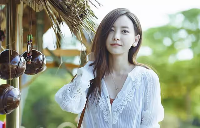 「生個賠錢貨,滾回娘家坐月子」兒子一腳踹婆婆出門:你也沒少生