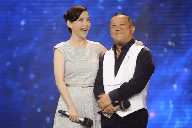 曾寶儀哽咽曝2年沒見曾志偉,遺憾錯過爸爸69歲生日,有家人染疫