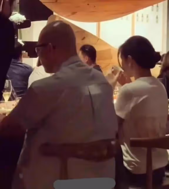 汪小菲回憶自己在國外留學遭歧視,去藥店買藥被驅趕,當時很鬱悶