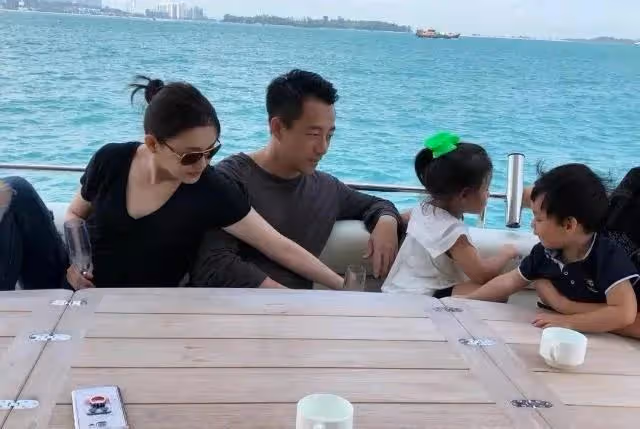汪小菲回憶自己在國外留學遭歧視,去藥店買藥被驅趕,當時很鬱悶