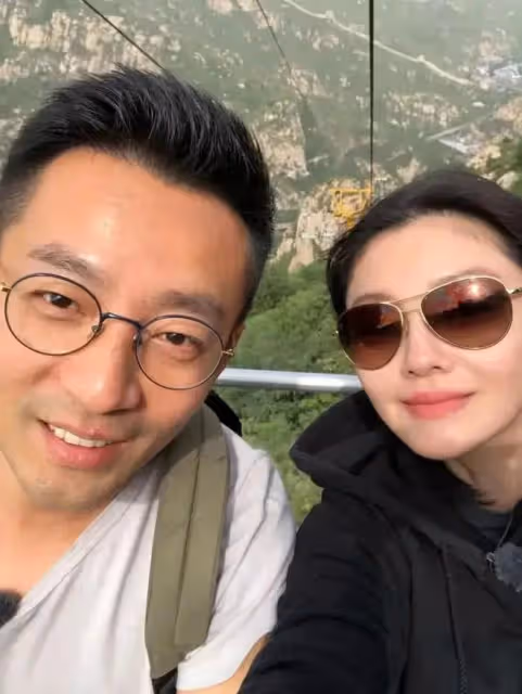 大S帶具俊曄見親友照片曝光,小S伴隨左右,歐巴光頭造型很亮眼