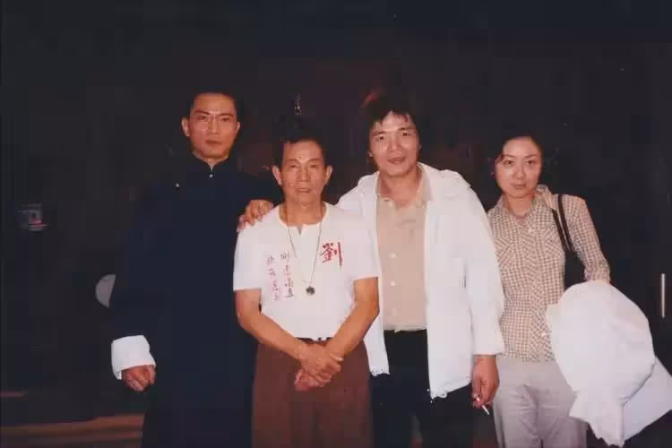 「武打鼻祖」劉家良!情迷14歲翁靜晶凈身出戶,突襲回家揭嬌妻背叛,晚年多病淒涼離世,網嘆:自食惡果