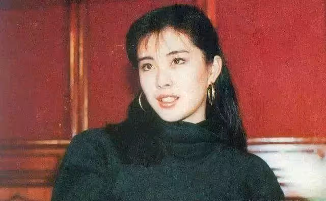 王祖賢是真的富婆，隱居溫哥華16年「不拍戲不接通告」，住千萬豪宅「買打折商品」相當接地氣：離開感情束縛後的幸福