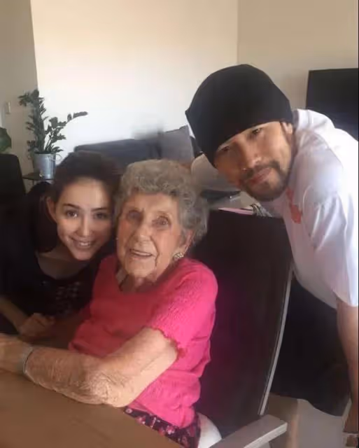 周杰倫帶妻子遊玩身體好轉，昆凌準備迎接月子，預產期6月份