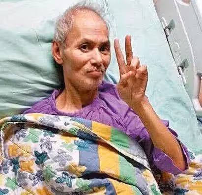 66歲劉家輝「臥病在床」被妻子捲走財產「劉德華探望時含淚承諾」不會放棄他
