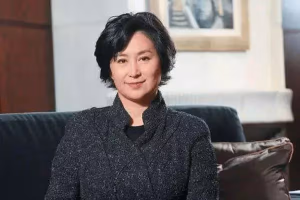 何超瓊江湖攻心計：與崩牙駒切割，抓洗米華小辮，拿梁安琪三寸！