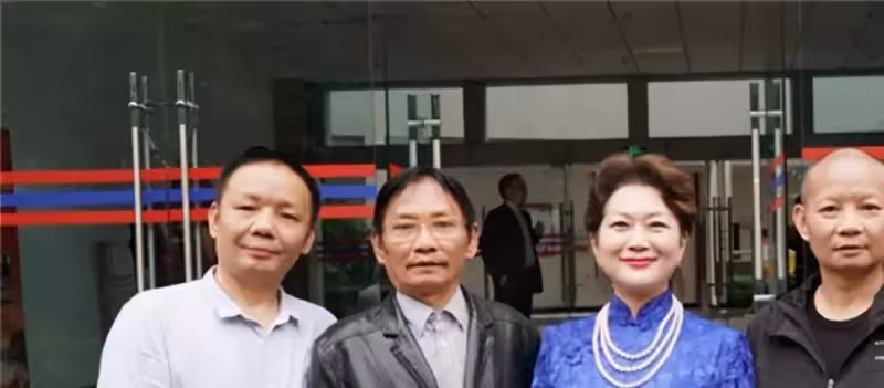 身價800億富豪,曾豪擲2.6億為員工買房,經營不善慘破產患重病,員工眾籌為他治病:該我們報恩了