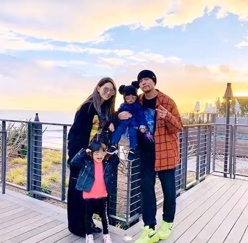 周杰倫被曝呼吸不暢，早前一直受強直性脊柱炎困擾，昆凌：沒事了