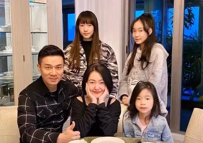 大S的媽媽向張蘭道歉，說小S話多容易惹禍，否認她是台獨