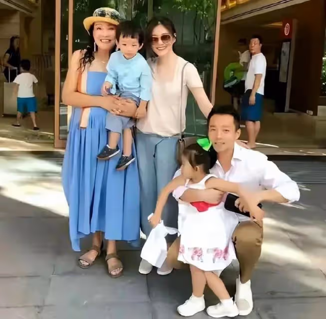 大S與張蘭關係破冰，帶五歲兒子跟奶奶慶祝生日，汪希箖模樣大變