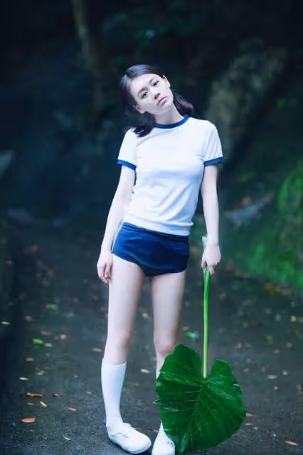 馬思純被曝去英國待產,熊腰虎背像孕婦,男友貼心陪護在左右