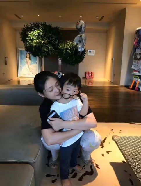 大S老公將去夜店表演,妻子不出席,台媒:急工作,沒有沖昏頭