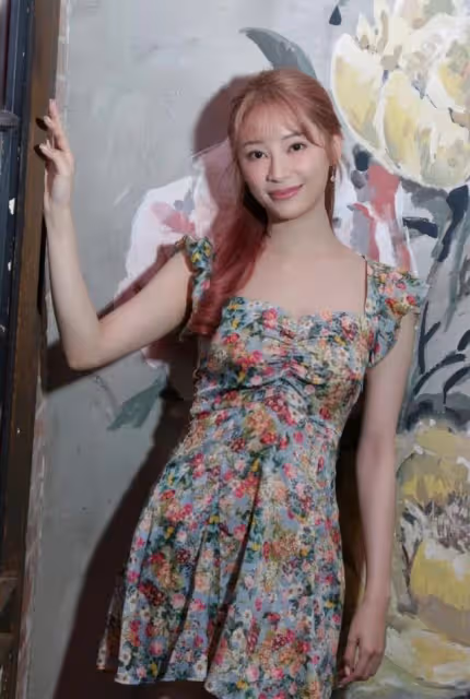 是非多!TVB女神小花自嘲「少數族裔」遭抨擊,疑不堪壓力刪留言