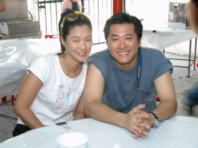 58歲邵仲衡近照,梳奇怪髮型露出高髮際線,已復出拍戲但拒回TVB