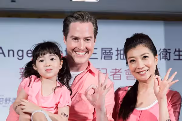 堅持不念貴族學校！黃嘉千「我怎麼長大、女兒就怎麼長大」　如今「女兒又美又有氣質」教育方式被讚翻