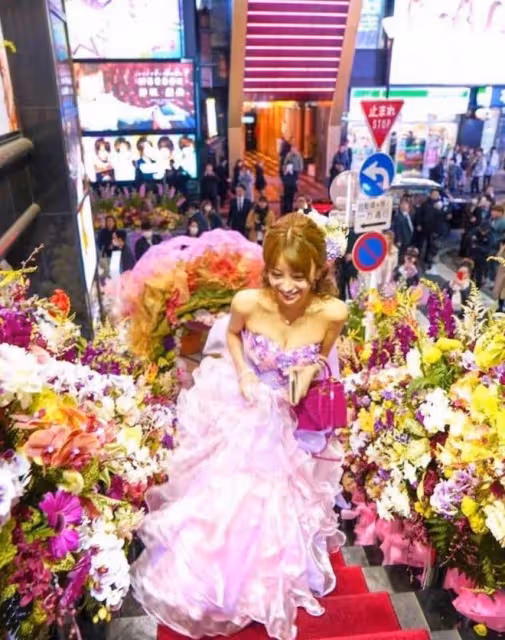 33歲第一日女公關滴酒不沾卻年賺2億,揭18歲入行傳奇經歷