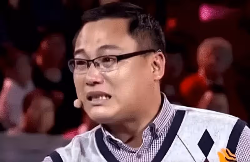 90年,高二女生幫助10歲陌生弟弟,27年後弟弟事業有成來報恩