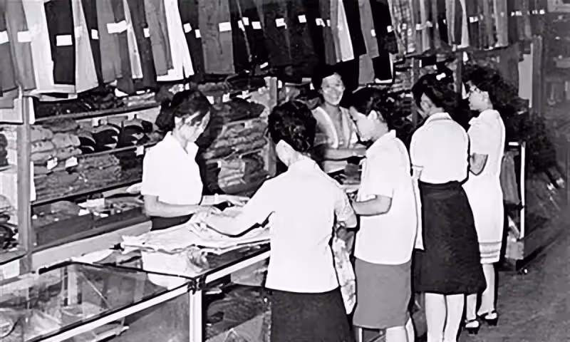 90年,高二女生幫助10歲陌生弟弟,27年後弟弟事業有成來報恩