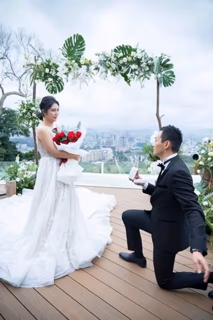 36歲男星與女友登記結婚！喜曬驚喜禮物，女方身材發福被疑懷孕
