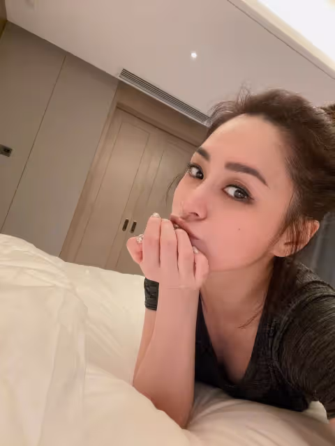 阿嬌曬V臉照瘦出新高度　網民：禁止用美貌殺我